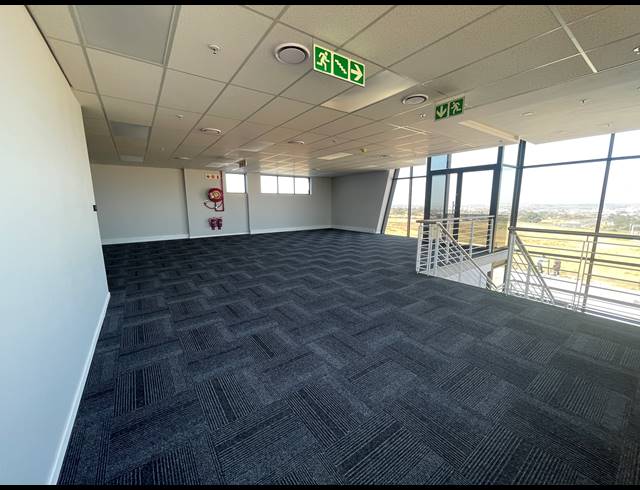 1,910M² WAREHOUSE TO LET IN AIRPORT PARK